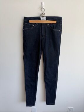 Ladies DUER slim leg jeans 
27/31